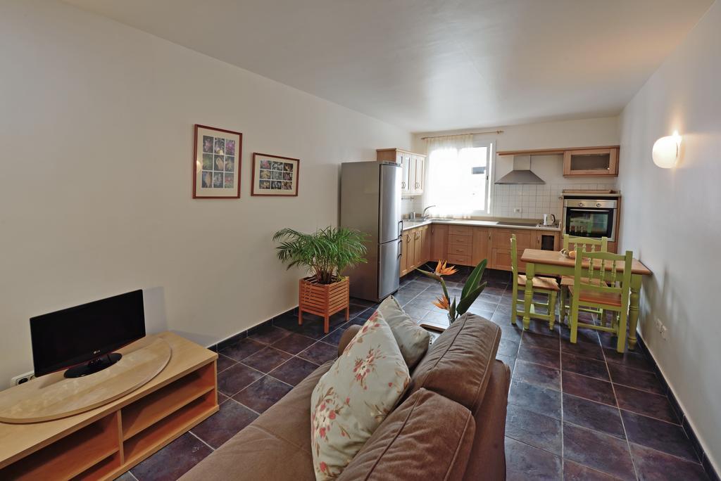 Apartamentos Adjovimar Лос Лианос де Аридане Екстериор снимка